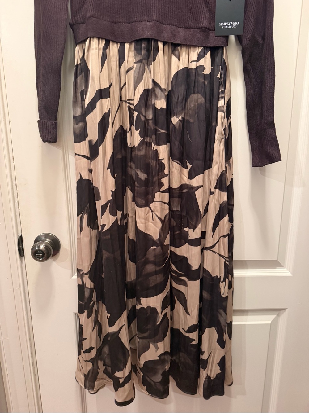 Simply Vera Vera Wang Beige Maxi Skirt Dress with Black Floral Print - Picture 3 of 10
